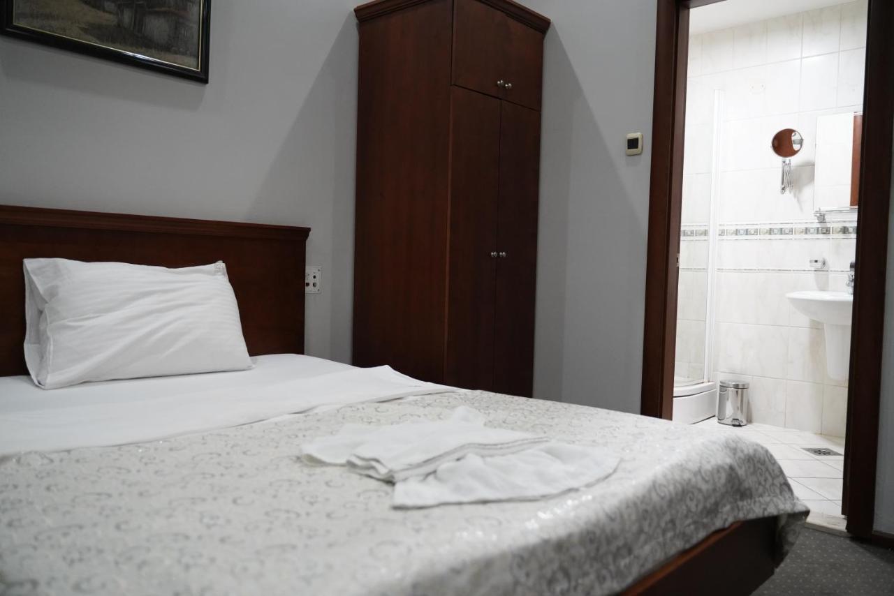 Hotel Tadz Novi Pazar Esterno foto